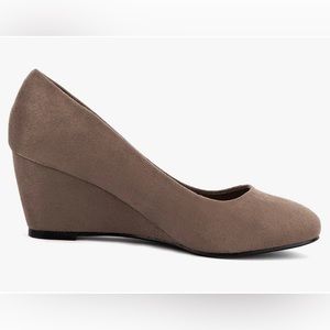 Still in box. New. Greatonu Women’s Wedge Pumps Size 8 closed toe high heels